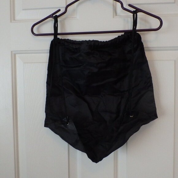 Brass Knuckles Drawstring Bag - Picture 3 of 3